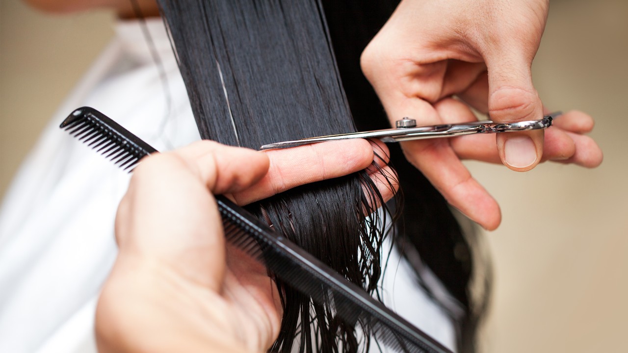 Hair cutting; image used for HSBC Vietnam debit card privilege club page